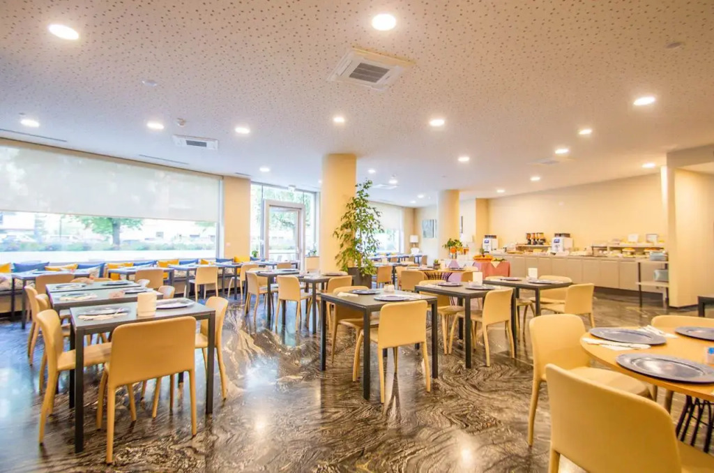 Ark Hotel