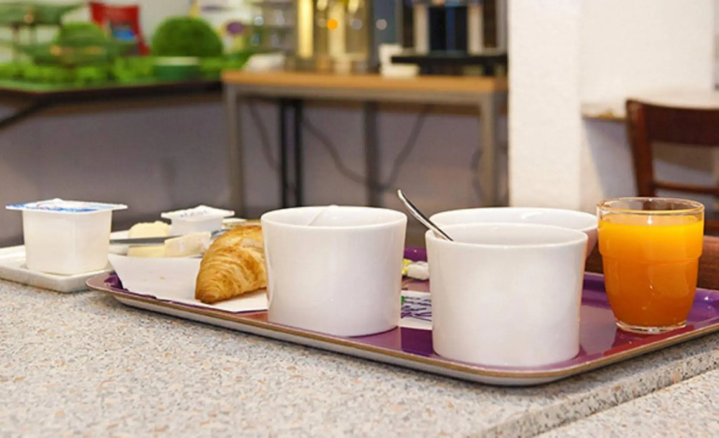 Egg Hotel Paris Gonesse