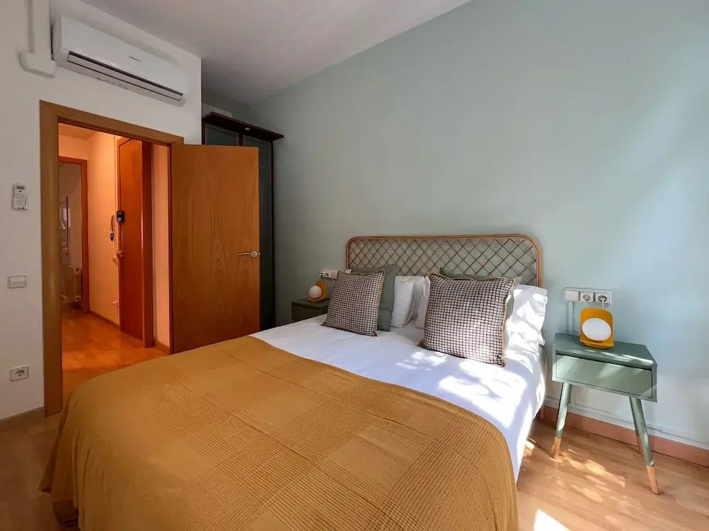 Stay U-nique Apartments Urgell