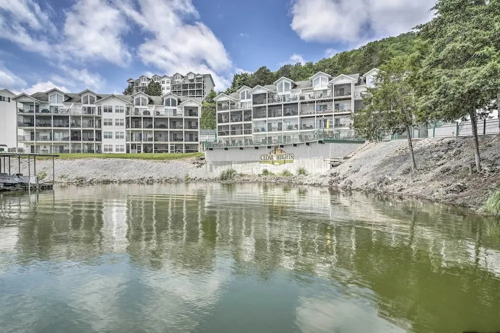2 Pools! Group-friendly Unit on Lake of the Ozarks