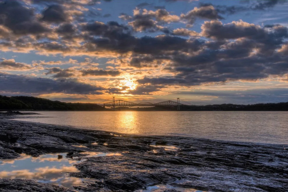 Au Bord du Fleuve