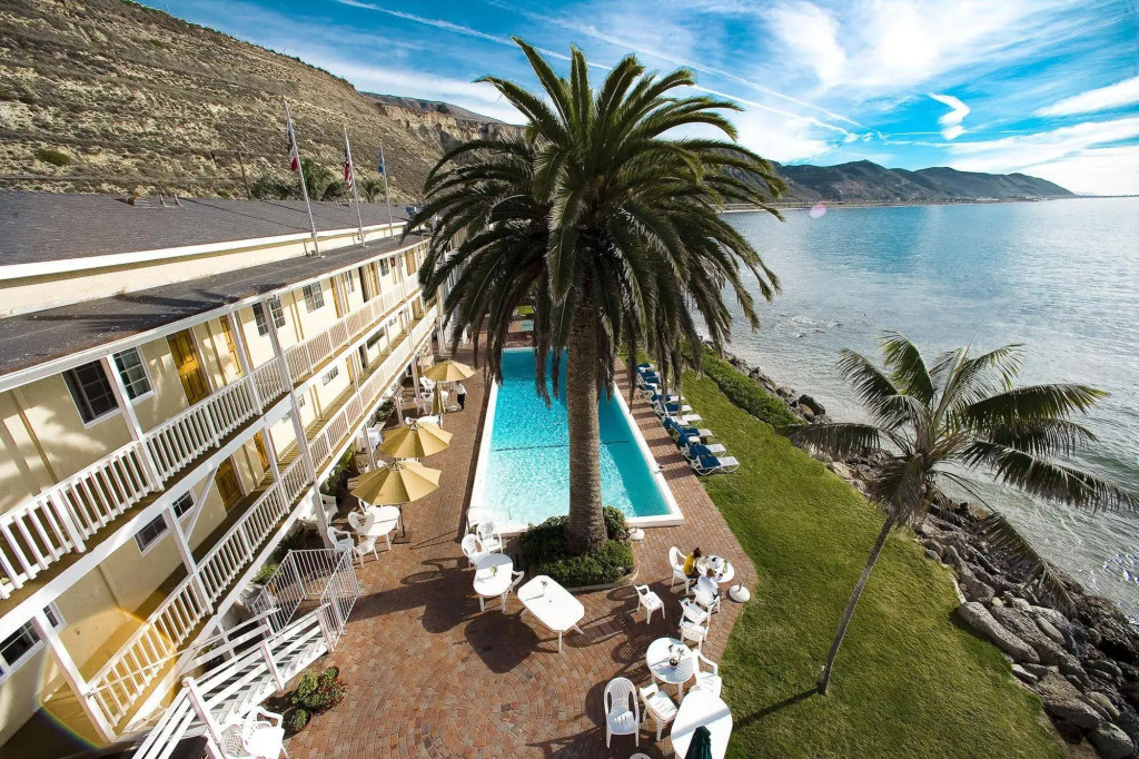 Cliff House Inn