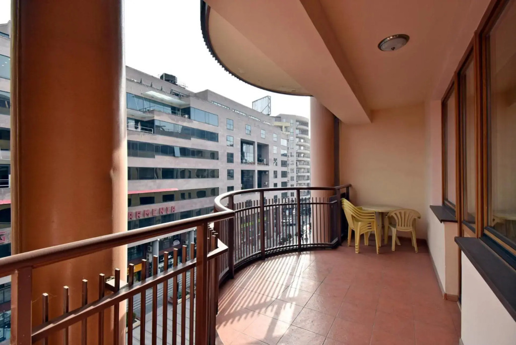 Northern Avenue 2 Bedroom Apertment With Great View HH656