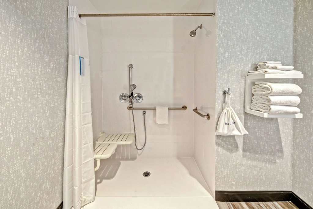 Hampton by Hilton Encinitas-Cardiff Encinitas, CA near Del Mar