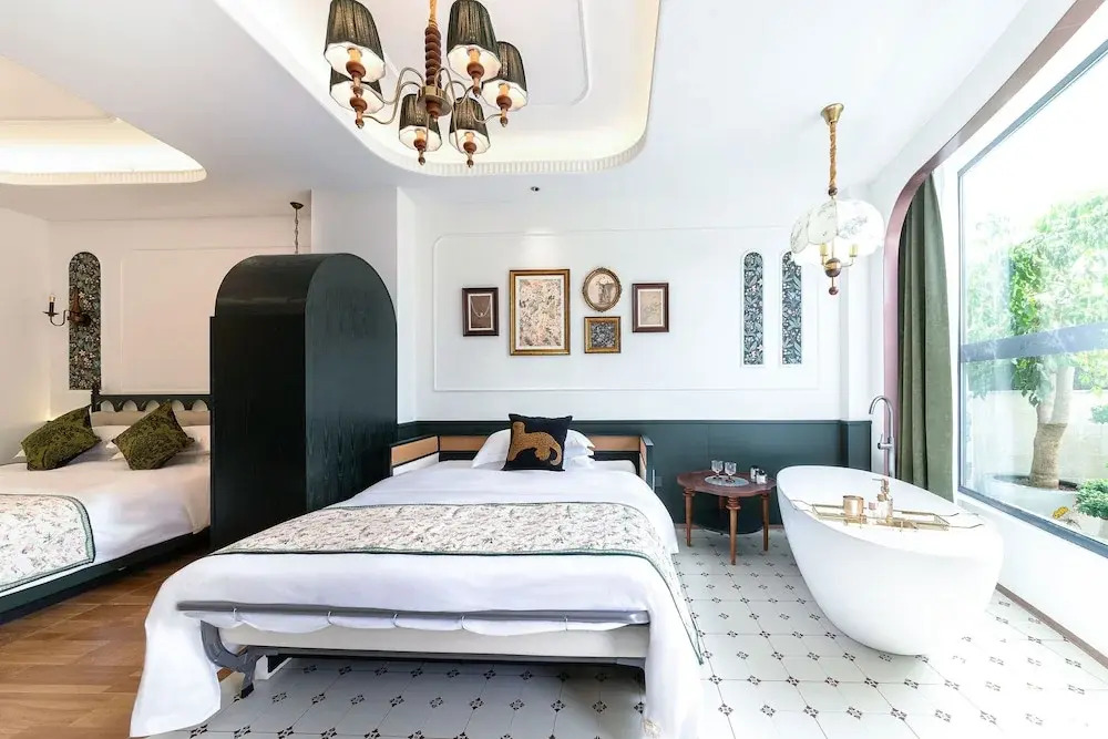 Vishan Garden Trendy Hostel