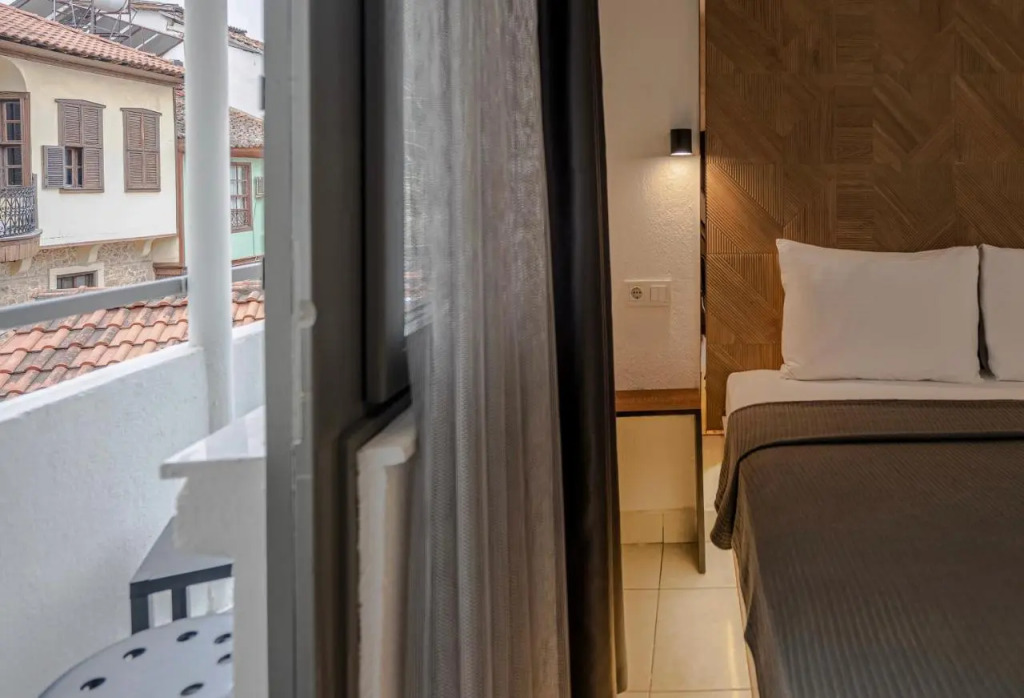 The Easy Rooms Verandah