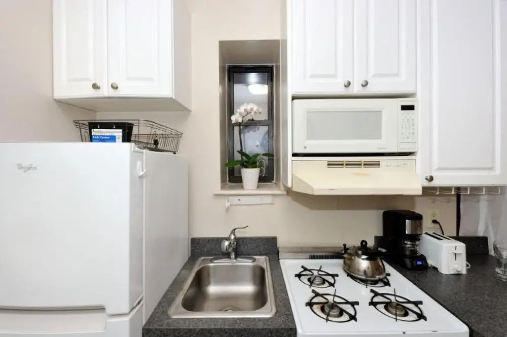 Fully Furnished 1 Bedroom Apartment
