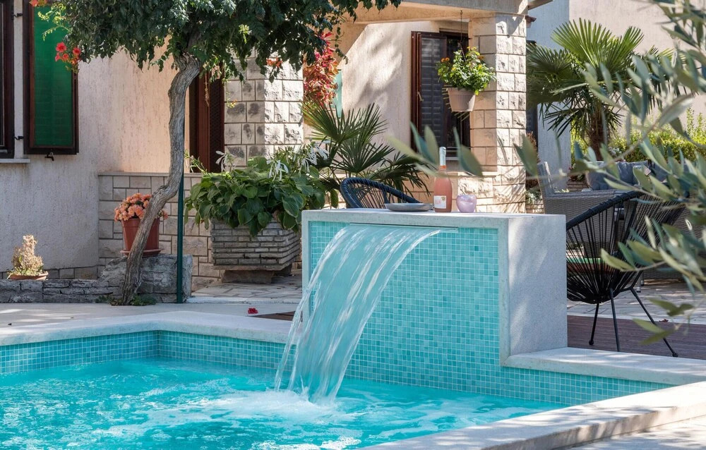 Stunning Home in Pula With Wifi and 5 Bedrooms