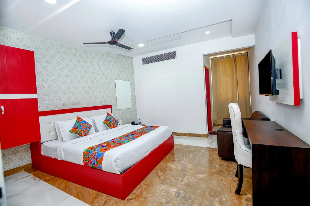 FabHotel Golden Temple I