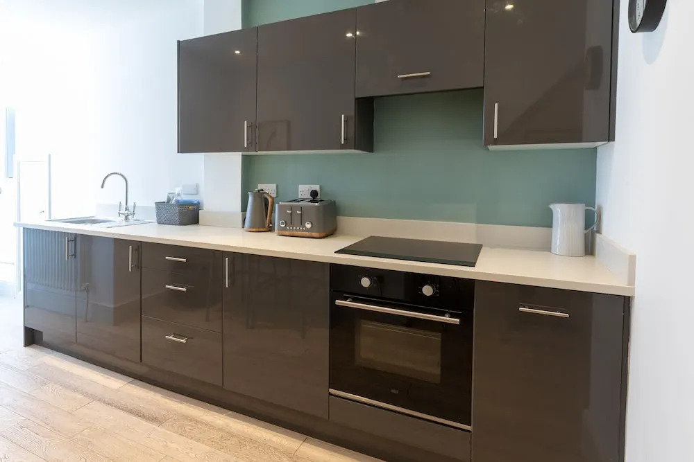 Cosy one bedroom apartments with free evening parking