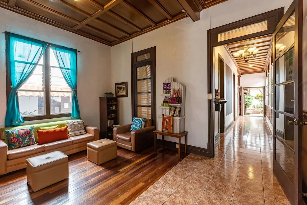 ALAJUELA CITY Hotel & Guest House