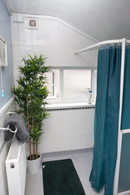 Spacious 2 Bedroom House in Redfield