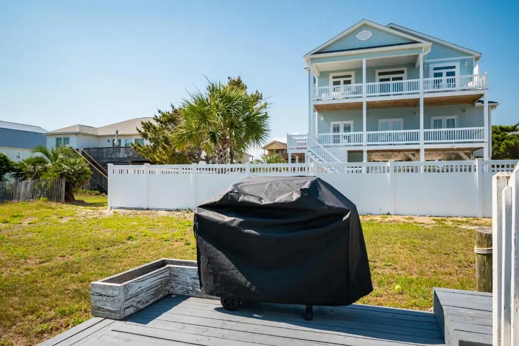 Sawyers Shore Shack by Oak Island Accommodations