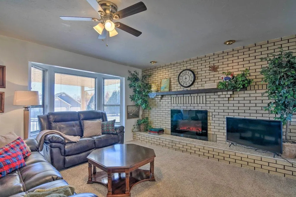 Bryce Canyon Area House w/ Mountain Views!