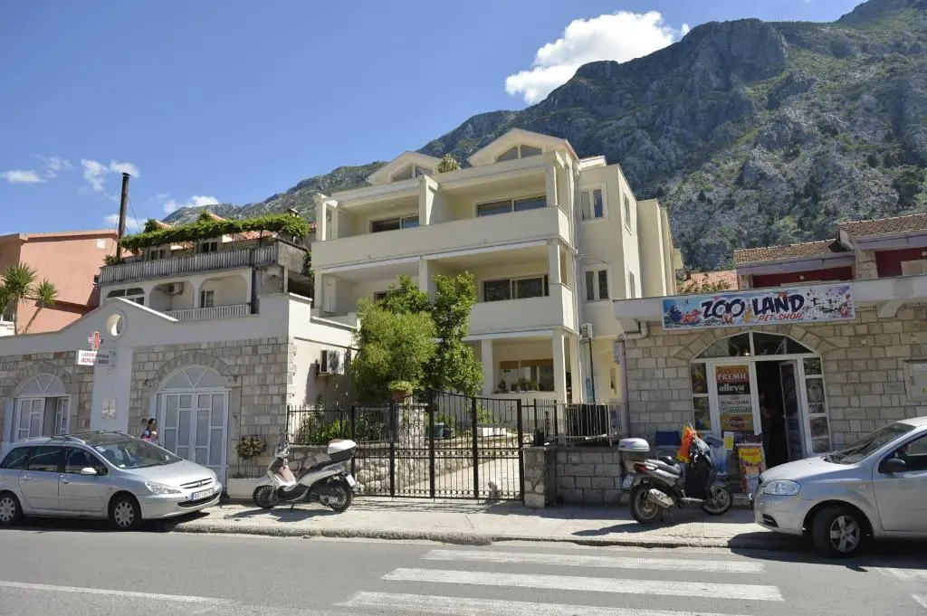 P&I Apartments Jadranska 74,Dobrota