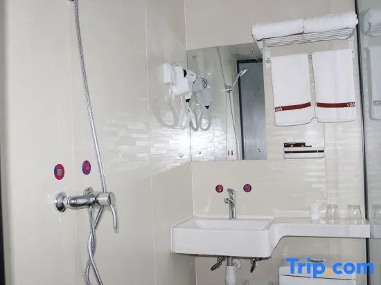 Junyi chain hotel