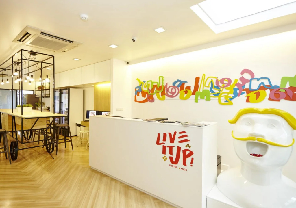 LiveitUp Asok Hostel