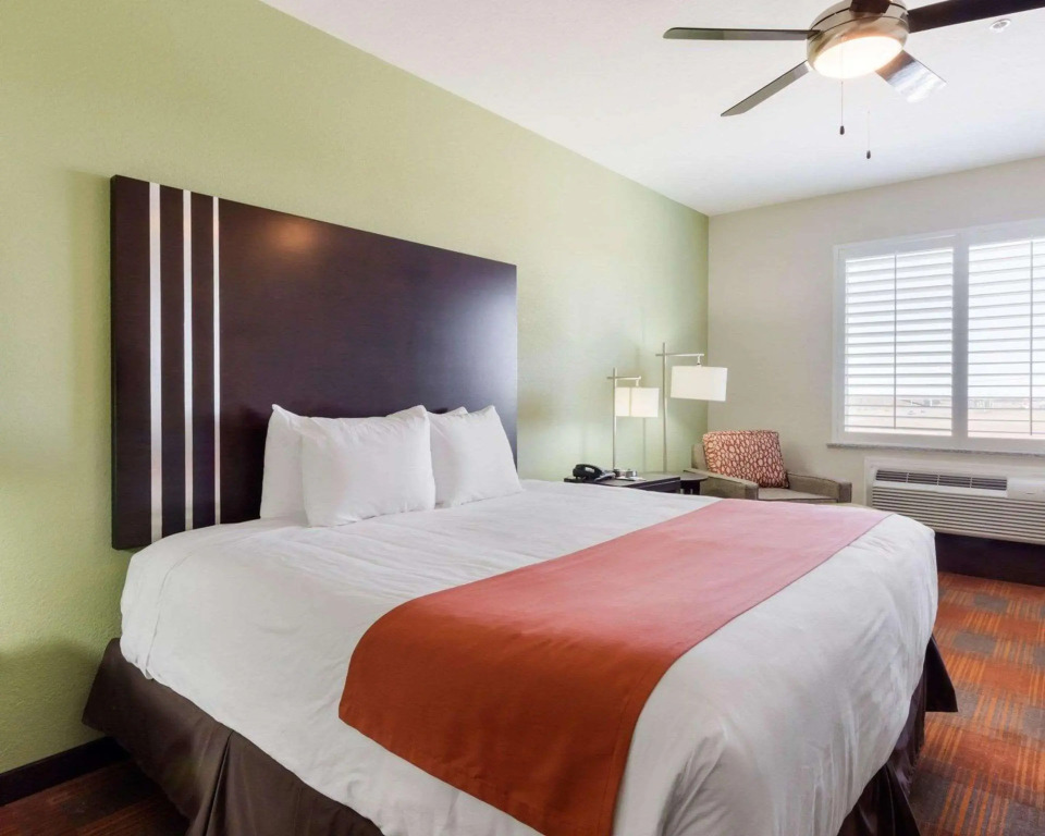 Garner Hotel Victoria - East by IHG