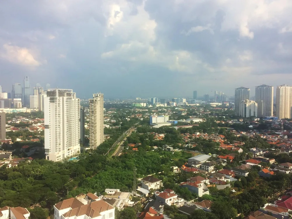 Spacious 2Br Bellezza Apartment