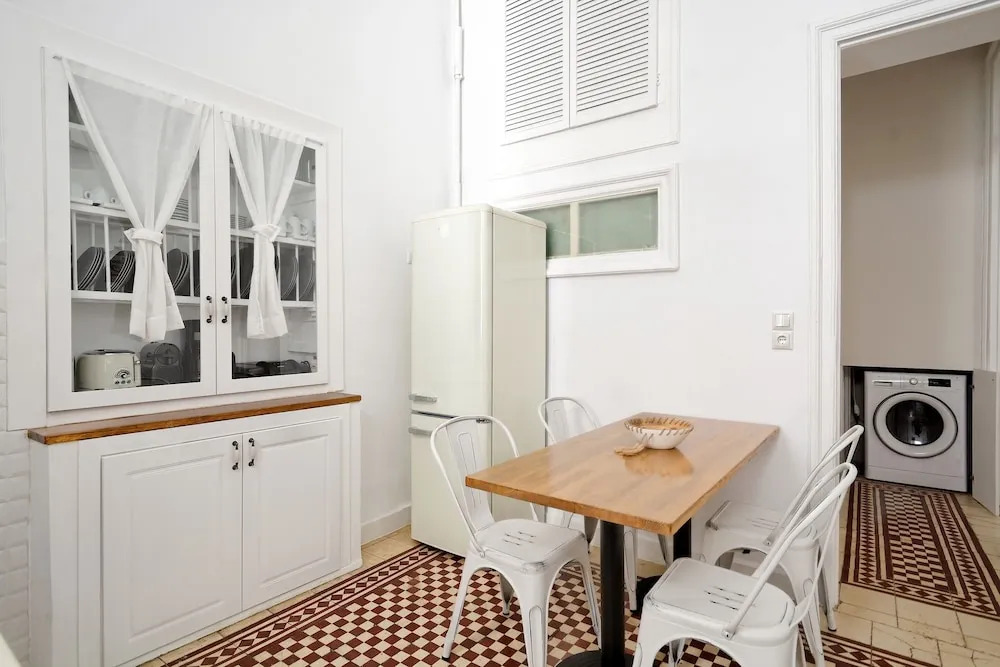 Acropolis Echoes Apartment
