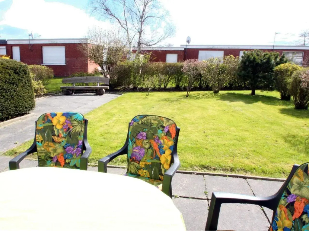 Holiday Bungalow in Dornumersiel