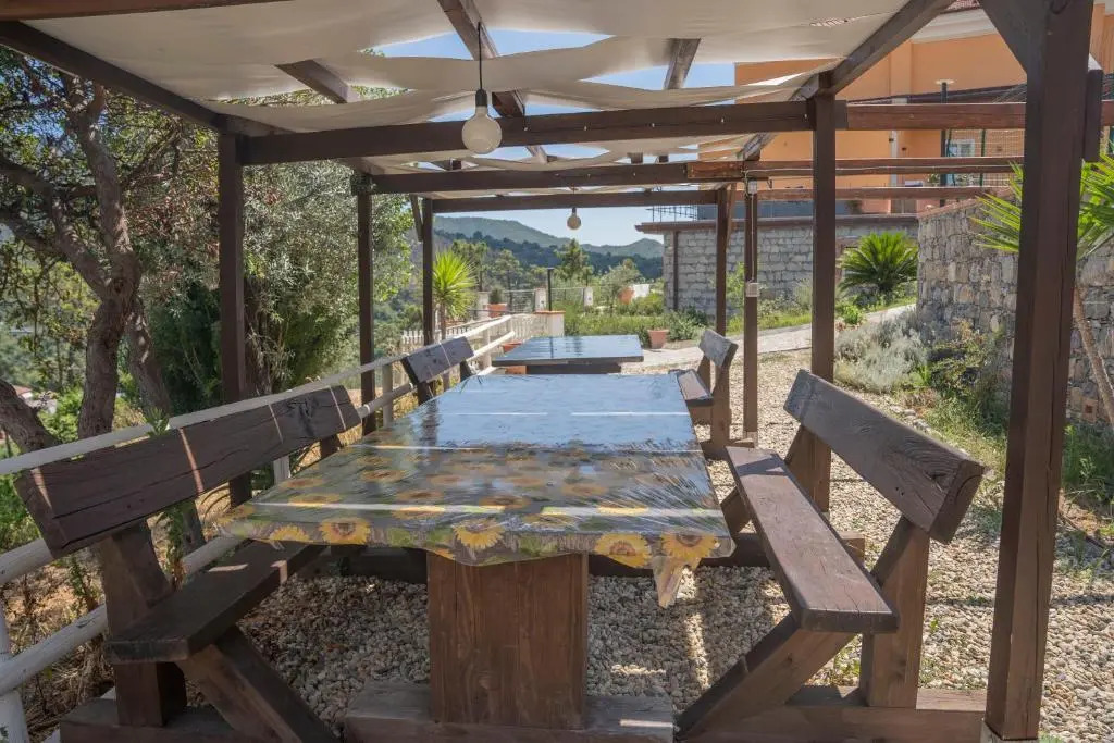 066 - VILLA LETIZIA, Elegante 3 PISCINA e Natura, 10 minuti da MARE e SPIAGGIE