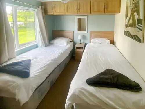 Ferry Lodge