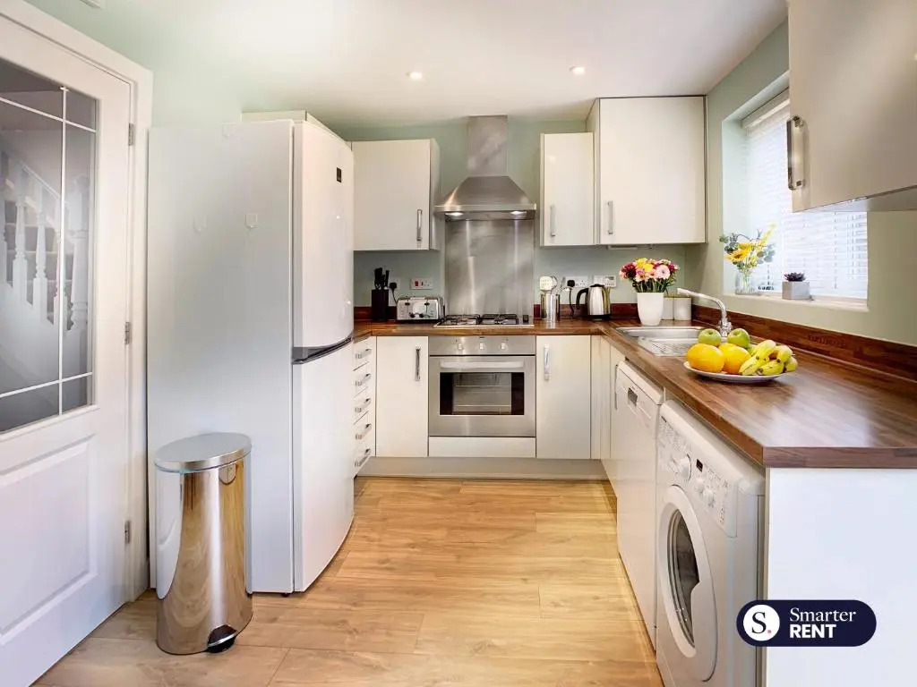 Wokingham - 2 Bed House with Garden