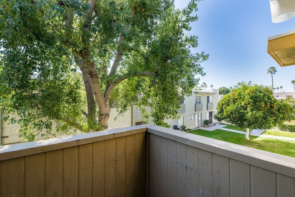 Stylish 1BR Apt Old Town by WanderJaunt