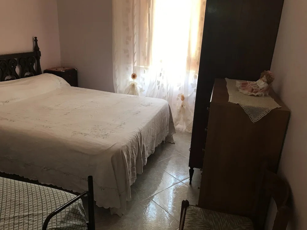 Centre of Pisciotta - Apt - Sleeps 4 - Seaside