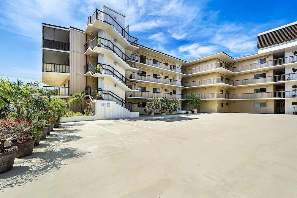 Kona Plaza 112 - 2 Br Condo