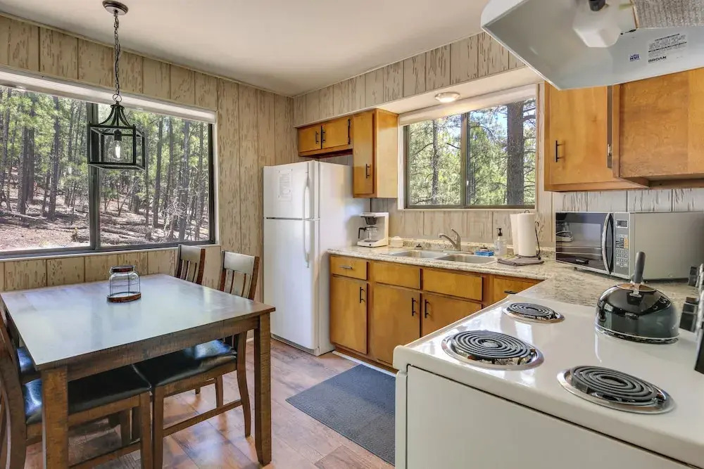 Cozy Cabin in Greer: Hike, Bike & Ski!