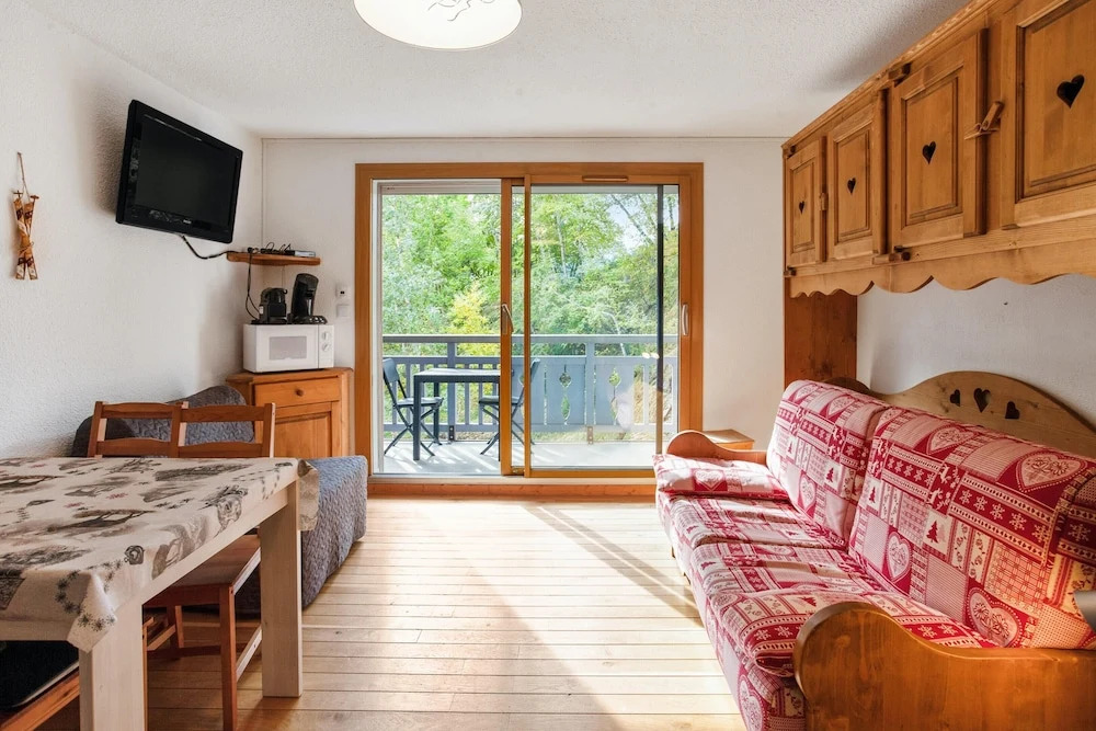 Studio in Les Deux Alpes , With Wonderful Mountain View and Balcony