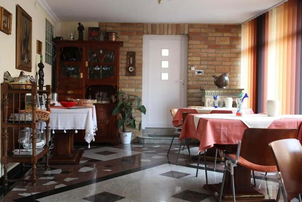 Barokk Antik Guest House