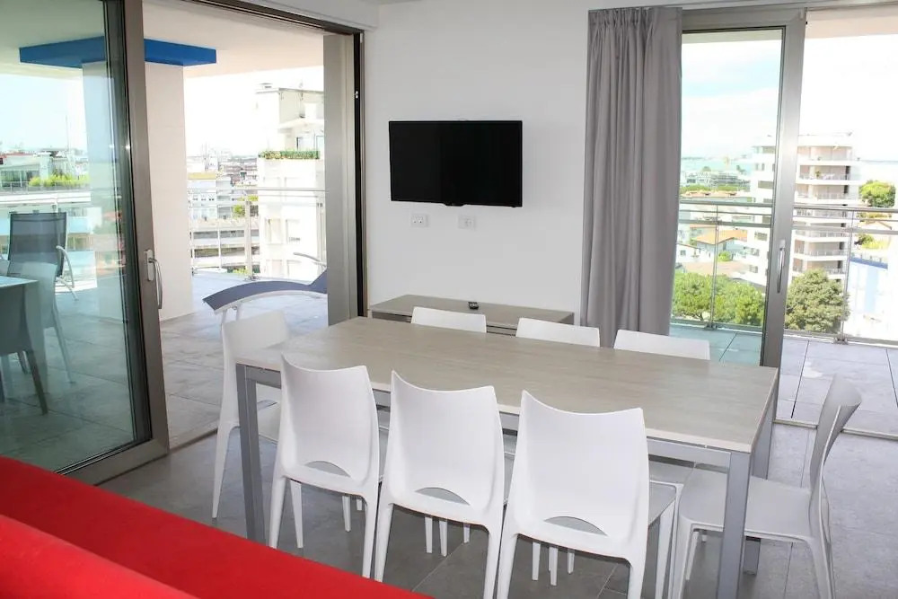 Nashira Apartments
