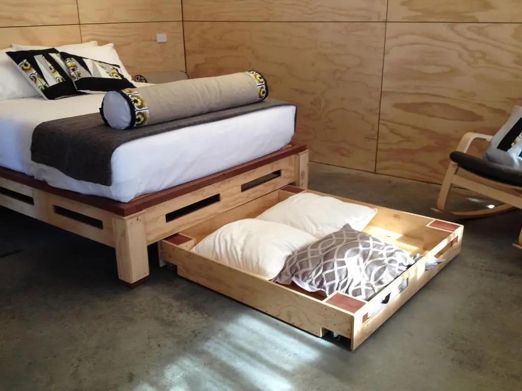 Bed + Bauhaus