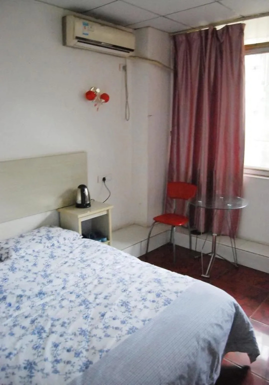 Wuhan Ronghua Business Hotel