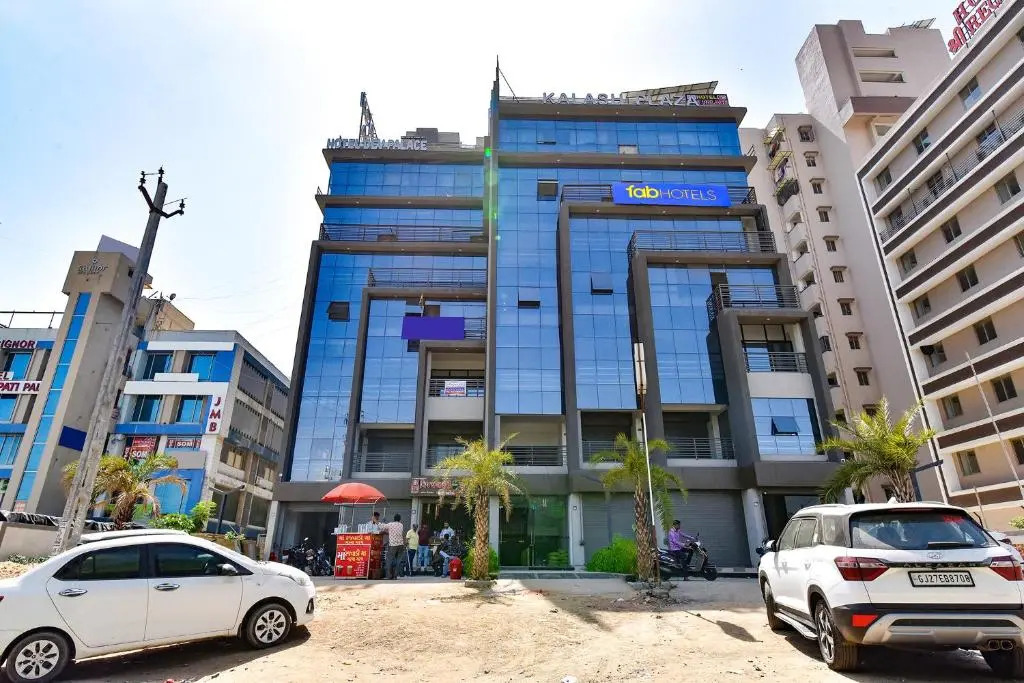 FabHotel Dev Palace