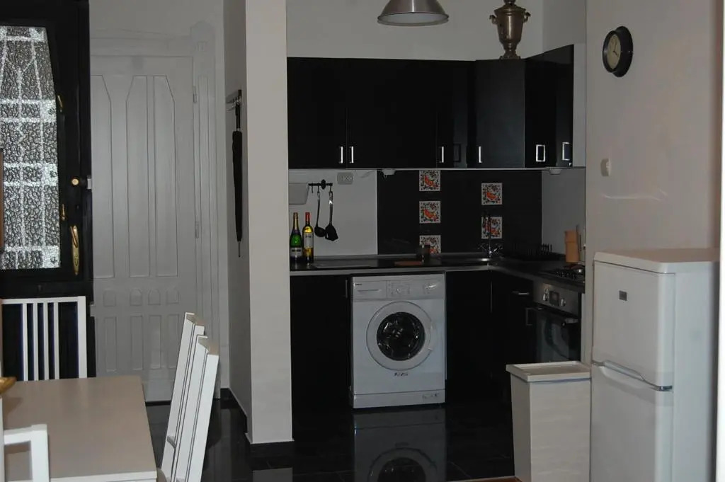 3 bedrooms suite, 2 bathrooms, balcony at Opera