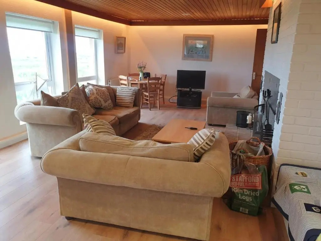 Achonry, Ballyconneely