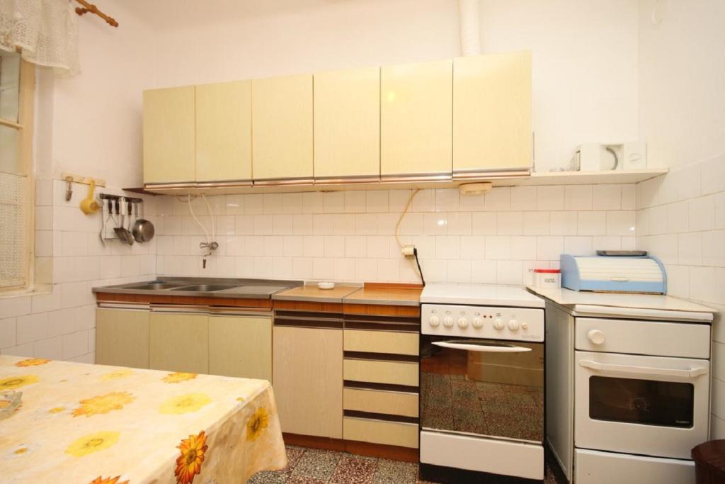 Room Mare - economy rooms: R3 Sucuraj, Island Hvar