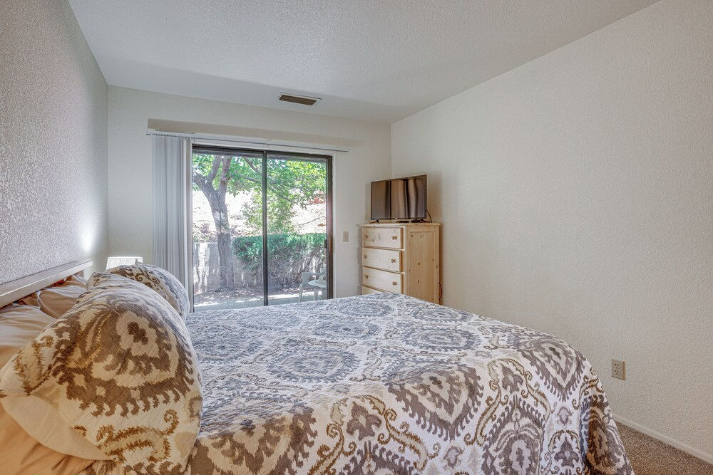 Sedona Condo on Golf Course w/ Pool Access!