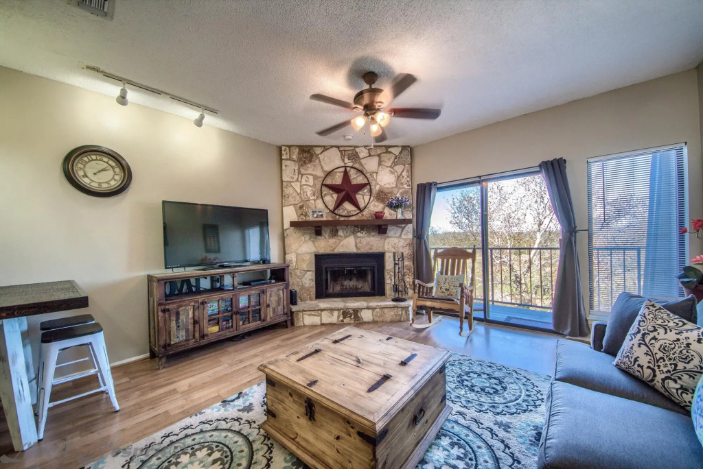 Seele Street River Retreat SS B11