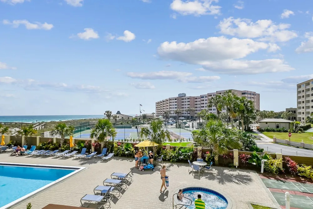 Inlet Reef 109 3 Bedroom Condo by RedAwning