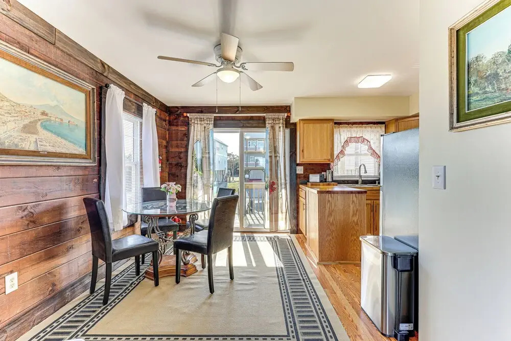 Walk to Beach: Duplex in North Topsail Beach!