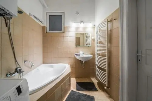 NyÁr Centre Entire Home