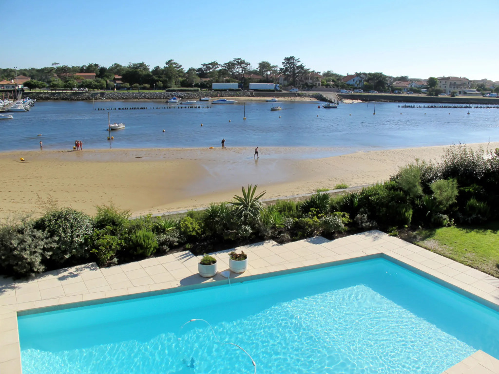 Holiday Home Les Pinasses by Interhome