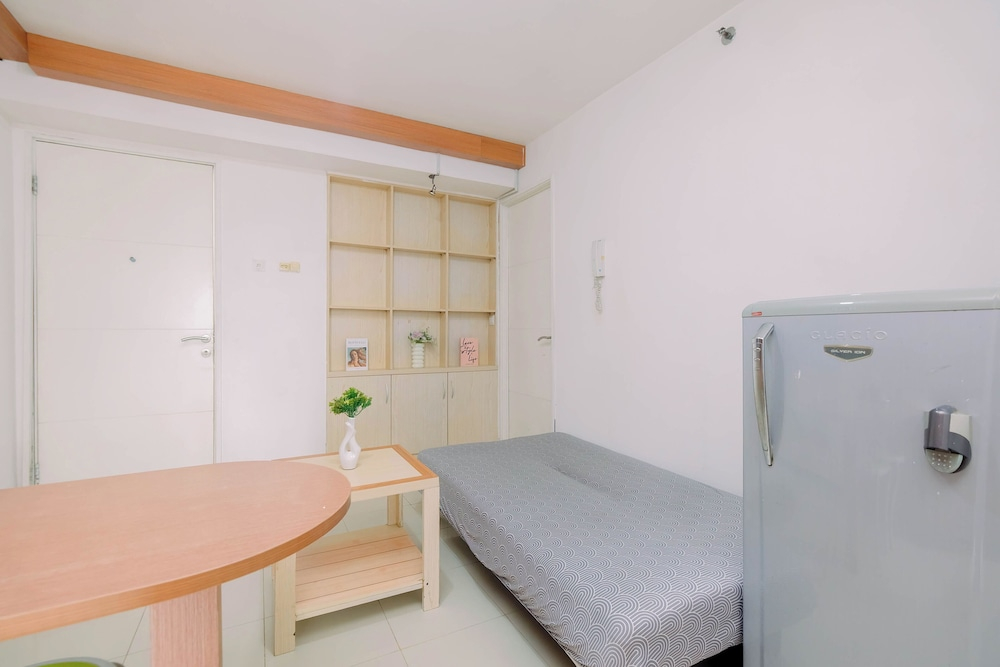 Serene And Warm 2Br At Apartment Bassura City