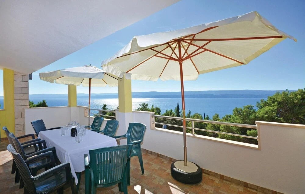 Amazing Home in Lokva Rogoznica With Wifi and 3 Bedrooms