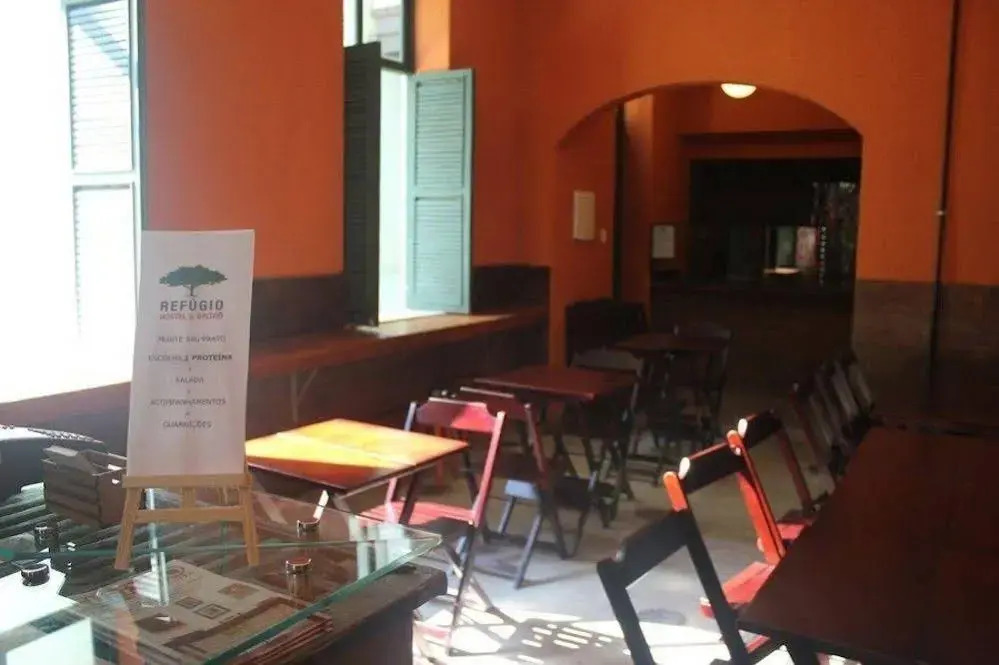 Refugio Hostel